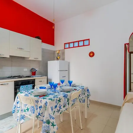 A Due Passi Dal Mare Piano Terra Торре-Лапилло