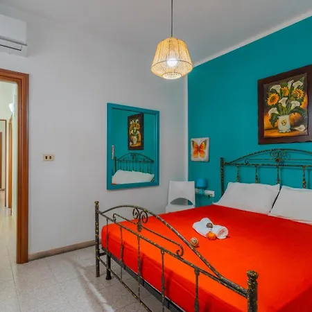 A Due Passi Dal Mare Piano Terra Дом отдыха Торре-Лапилло