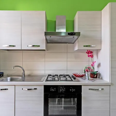 A Due Passi Dal Mare Piano Terra Дом отдыха