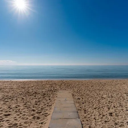 A Due Passi Dal Mare Piano Terra Дом отдыха