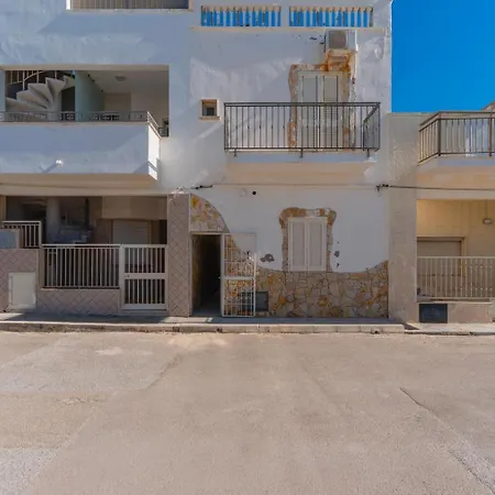 A Due Passi Dal Mare Piano Terra Hébergement de vacances *